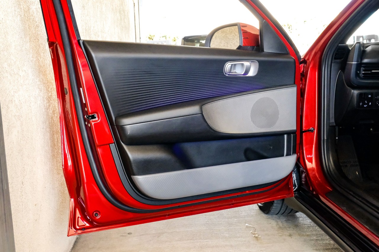 Hyundai IONIQ 6 Vehicle Main Gallery Image 40