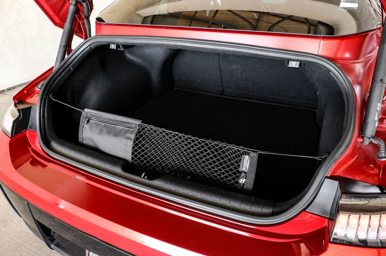 Hyundai IONIQ 6 Vehicle Main Gallery Image 43