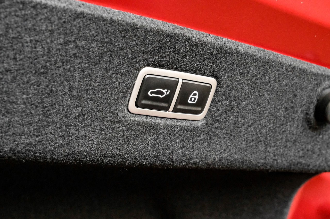 Hyundai IONIQ 6 Vehicle Main Gallery Image 45