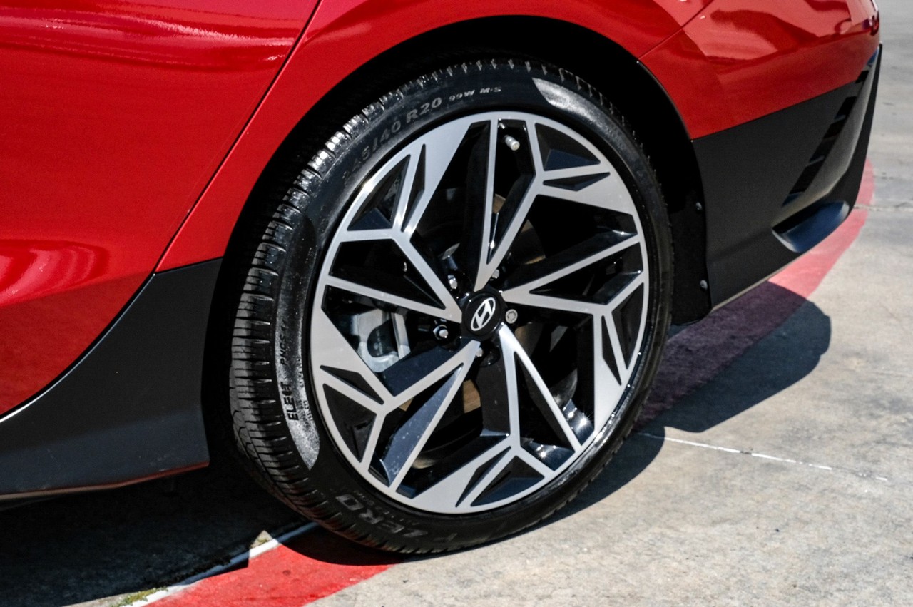 Hyundai IONIQ 6 Vehicle Main Gallery Image 49