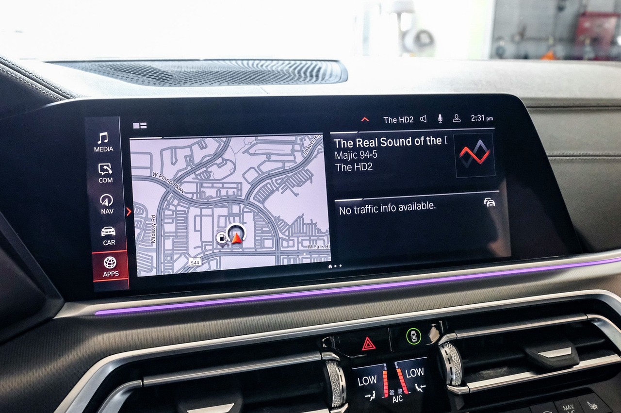 BMW X6 Vehicle Main Gallery Image 26