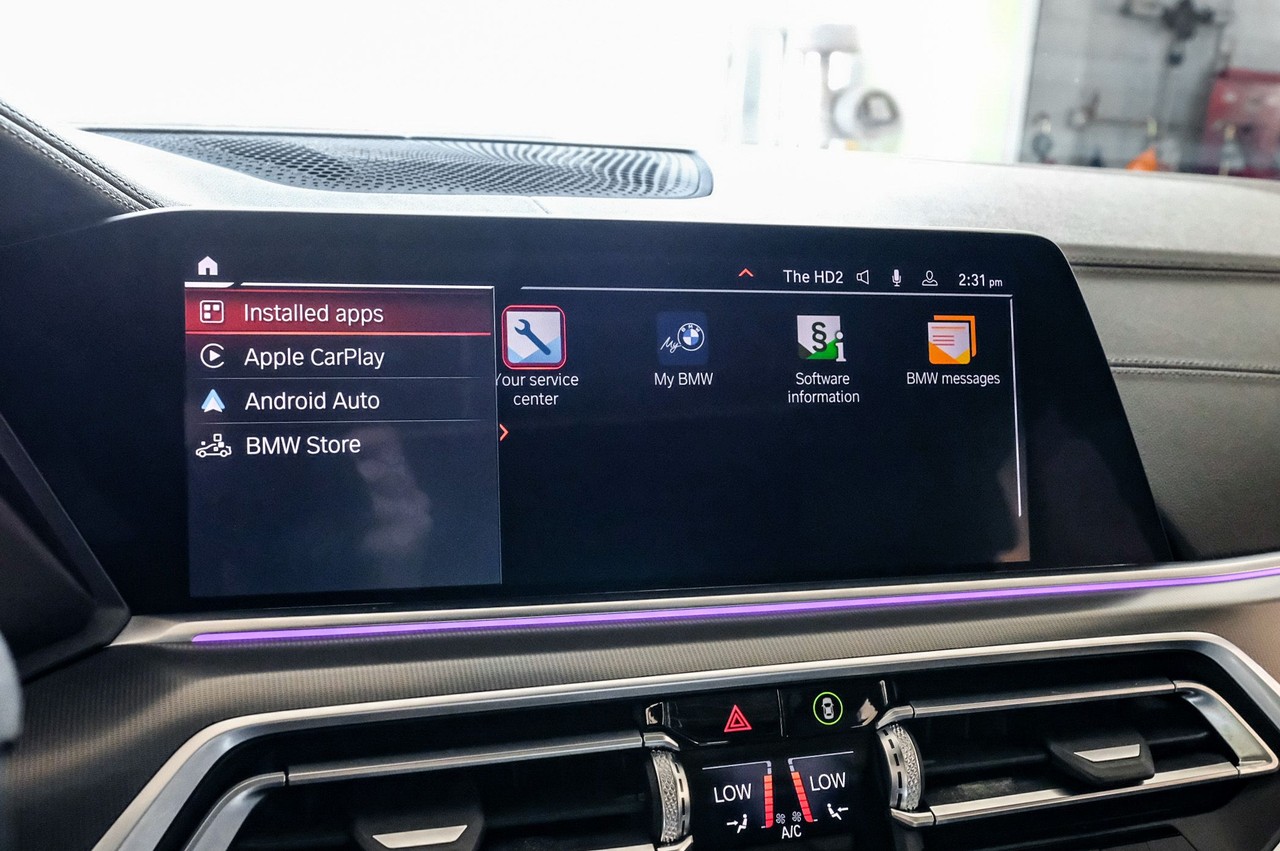 BMW X6 Vehicle Main Gallery Image 28