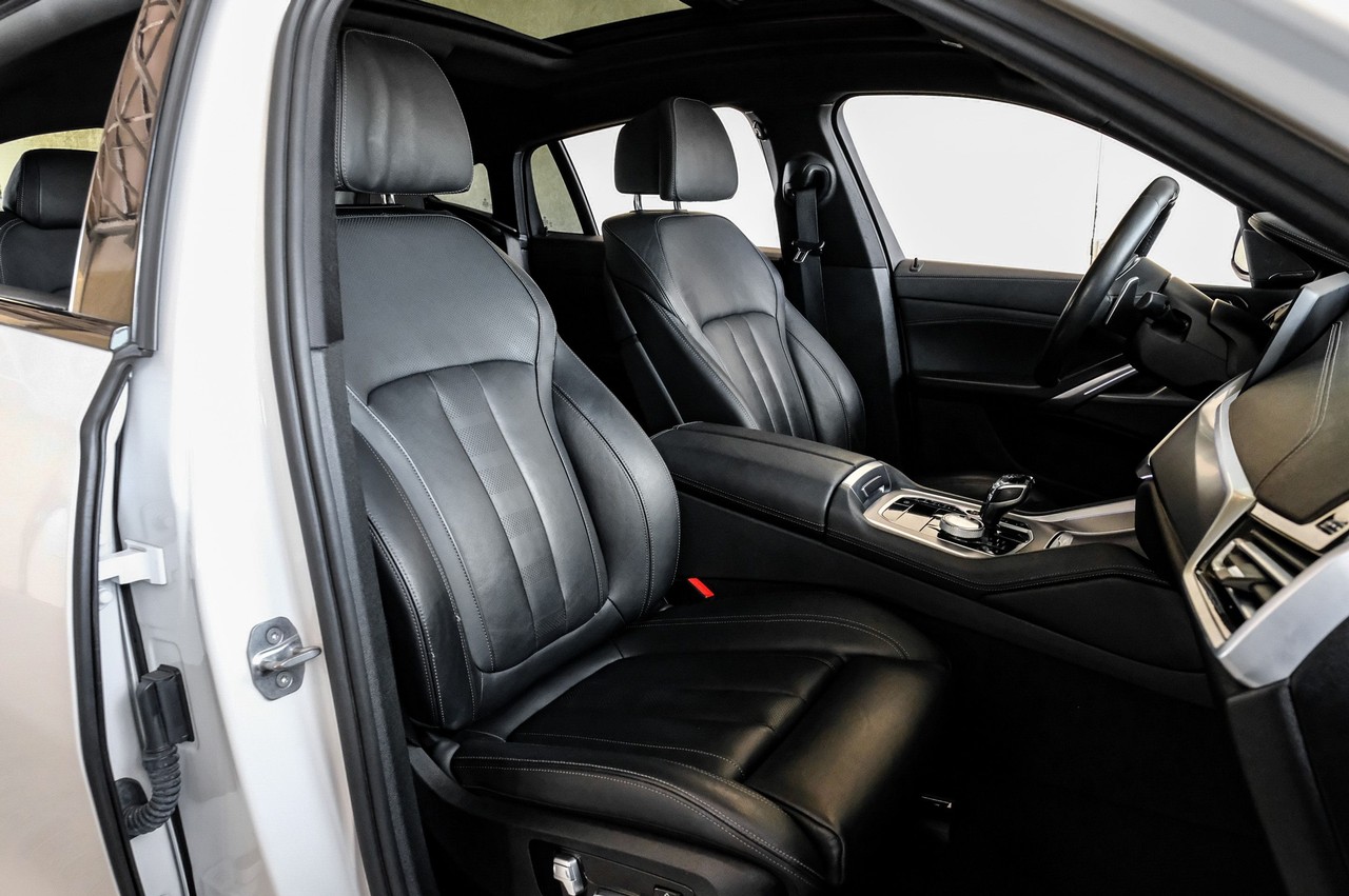 BMW X6 Vehicle Main Gallery Image 35