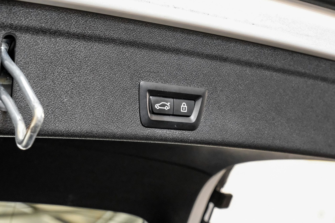 BMW X6 Vehicle Main Gallery Image 52