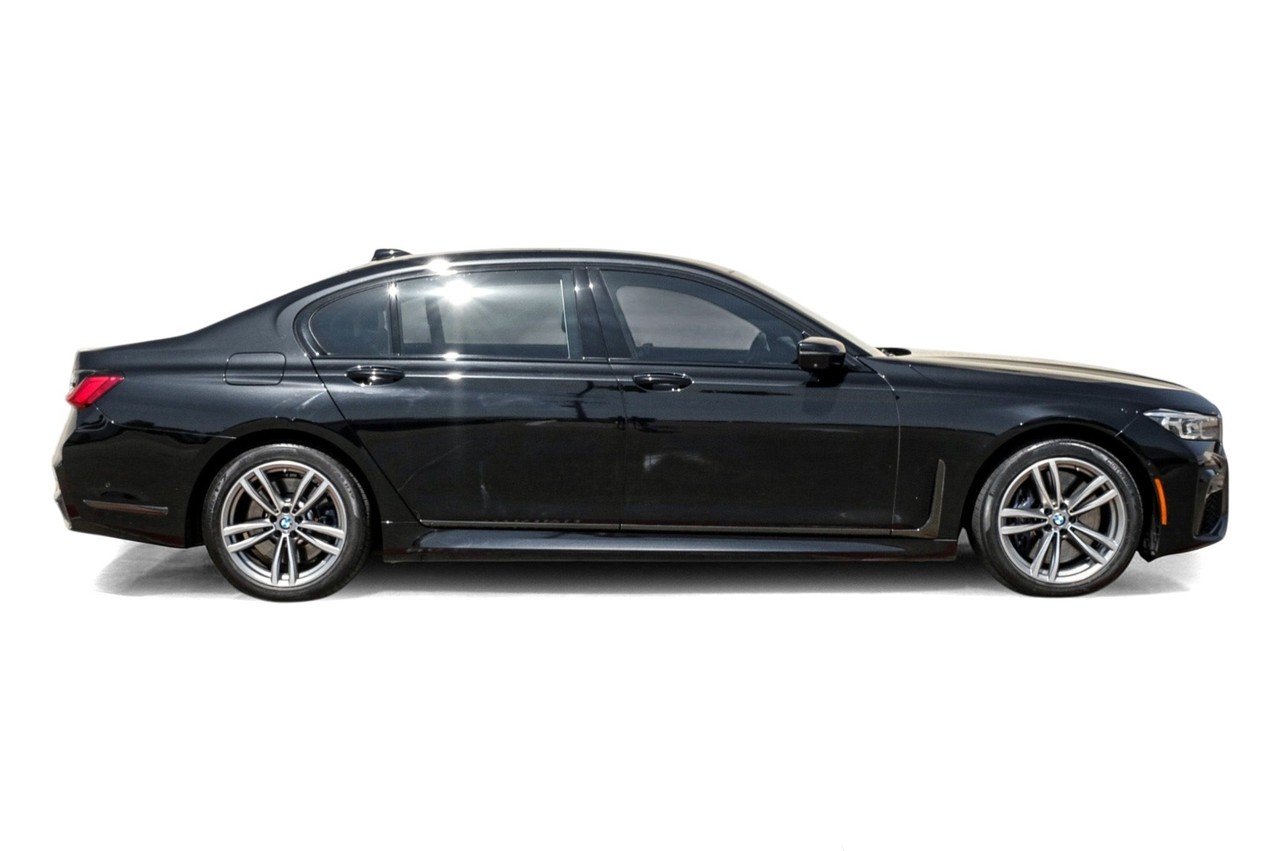 BMW 7 Series Vehicle Main Gallery Image 08