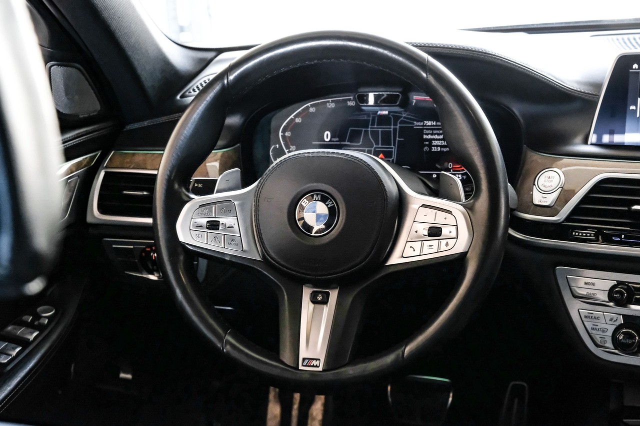 BMW 7 Series Vehicle Main Gallery Image 17