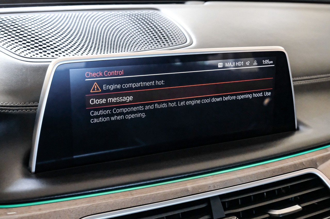 BMW 7 Series Vehicle Main Gallery Image 24