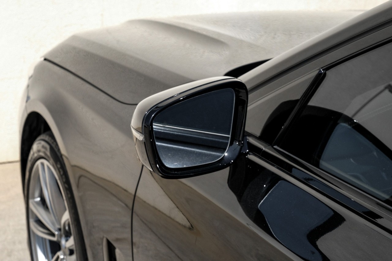 BMW 7 Series Vehicle Main Gallery Image 41