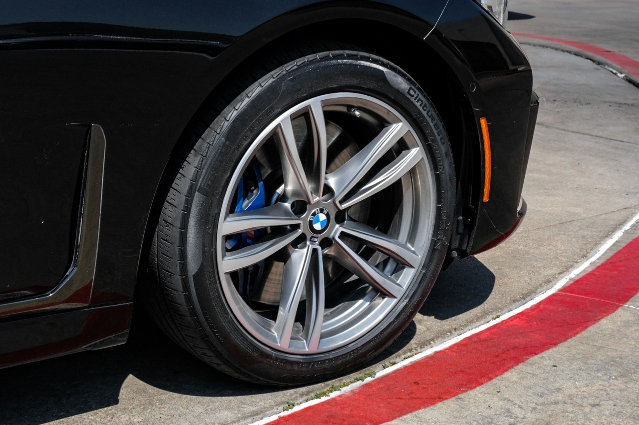 BMW 7 Series Vehicle Main Gallery Image 52