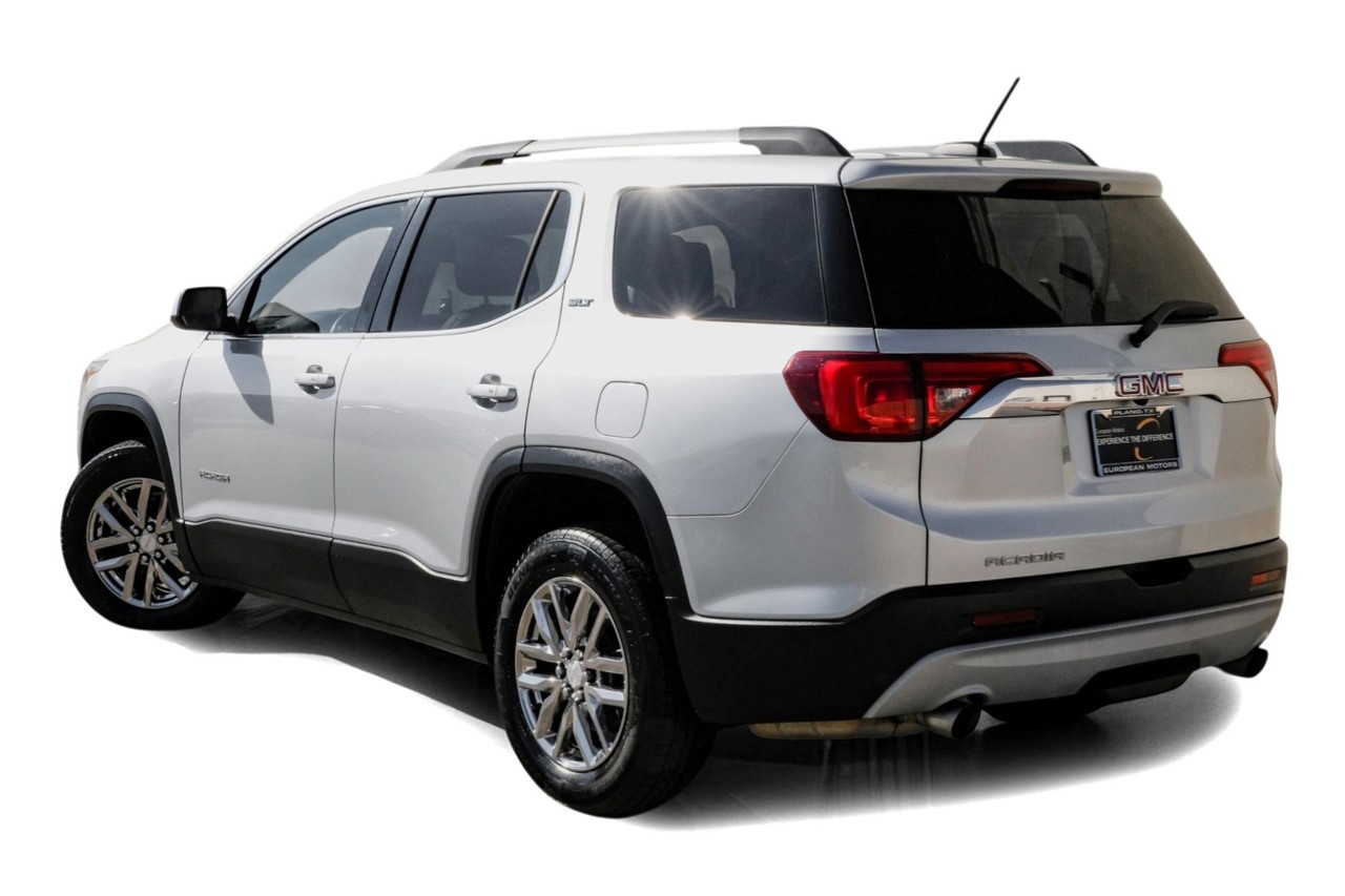 GMC Acadia Vehicle Main Gallery Image 10