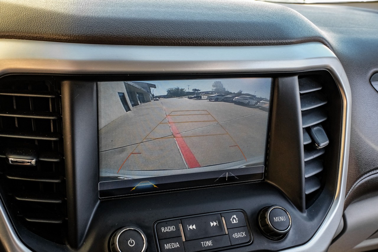 GMC Acadia Vehicle Main Gallery Image 22