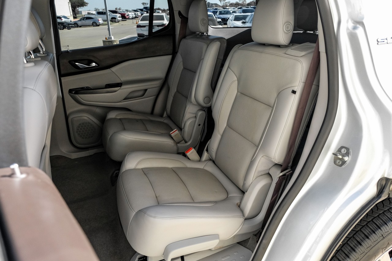GMC Acadia Vehicle Main Gallery Image 40