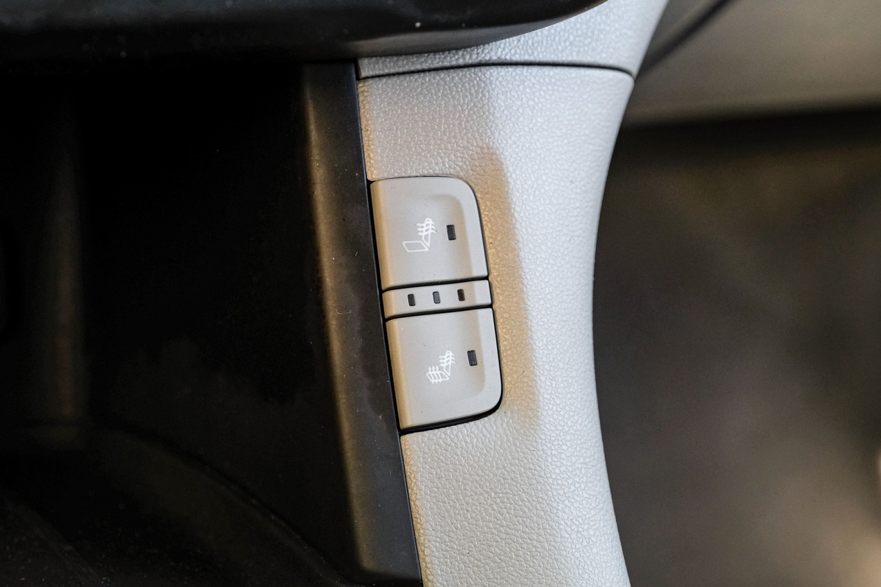 GMC Acadia Vehicle Main Gallery Image 46