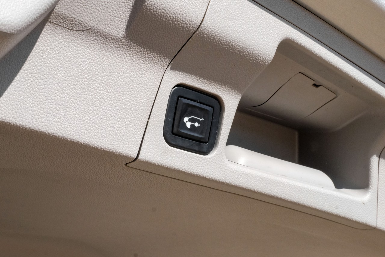 GMC Acadia Vehicle Main Gallery Image 53