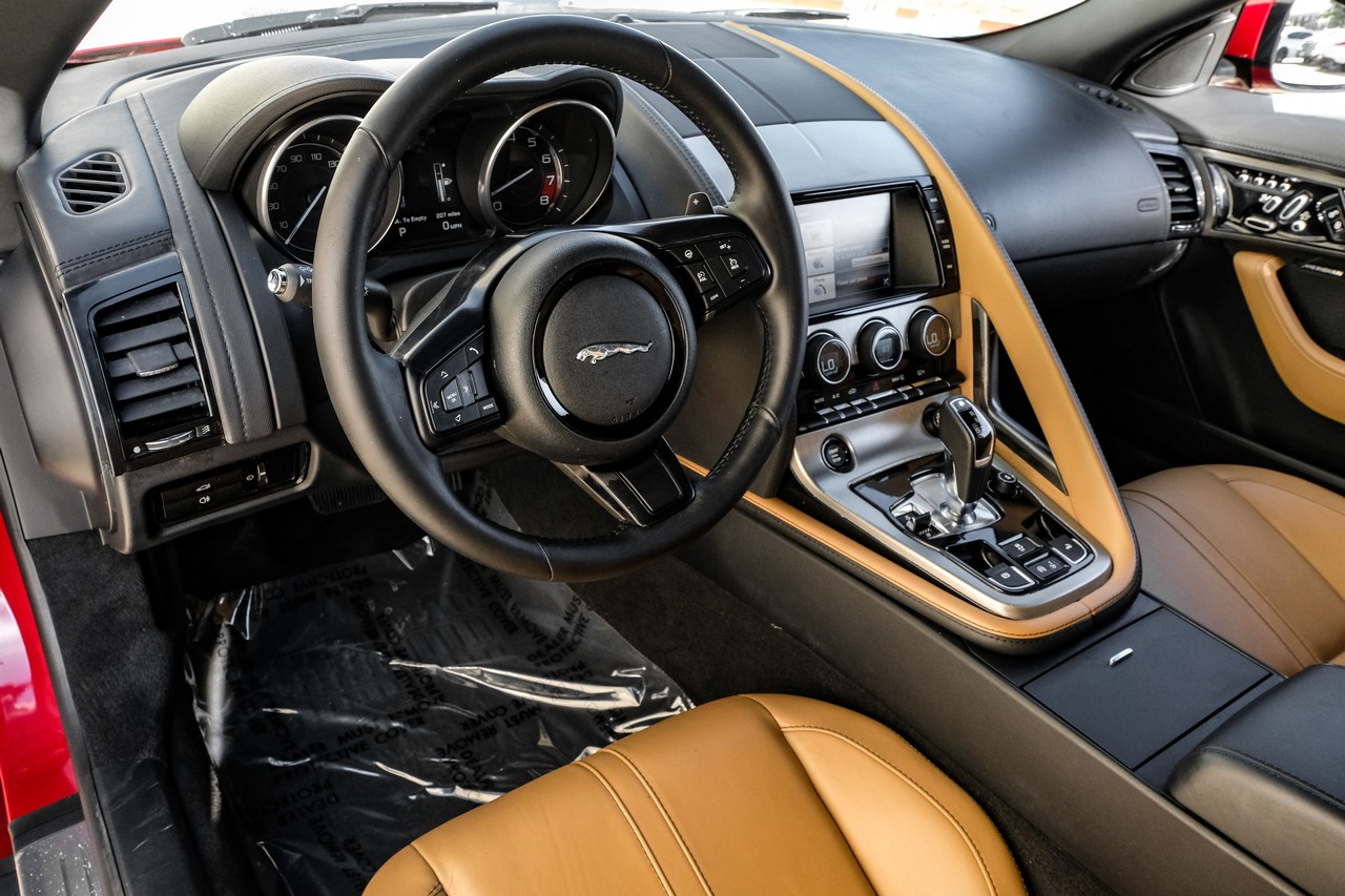 Jaguar F-Type Vehicle Main Gallery Image 03