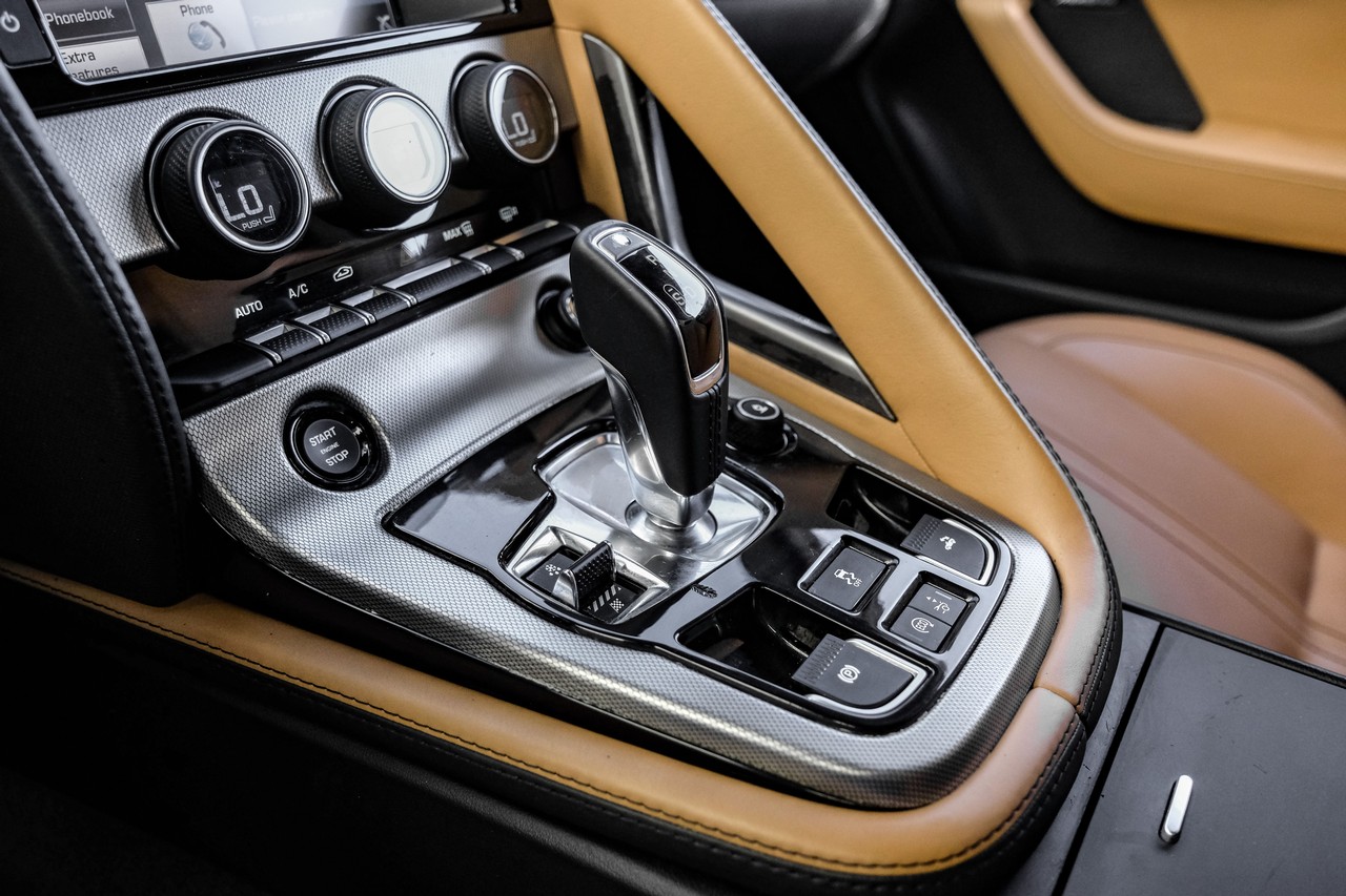 Jaguar F-Type Vehicle Main Gallery Image 25