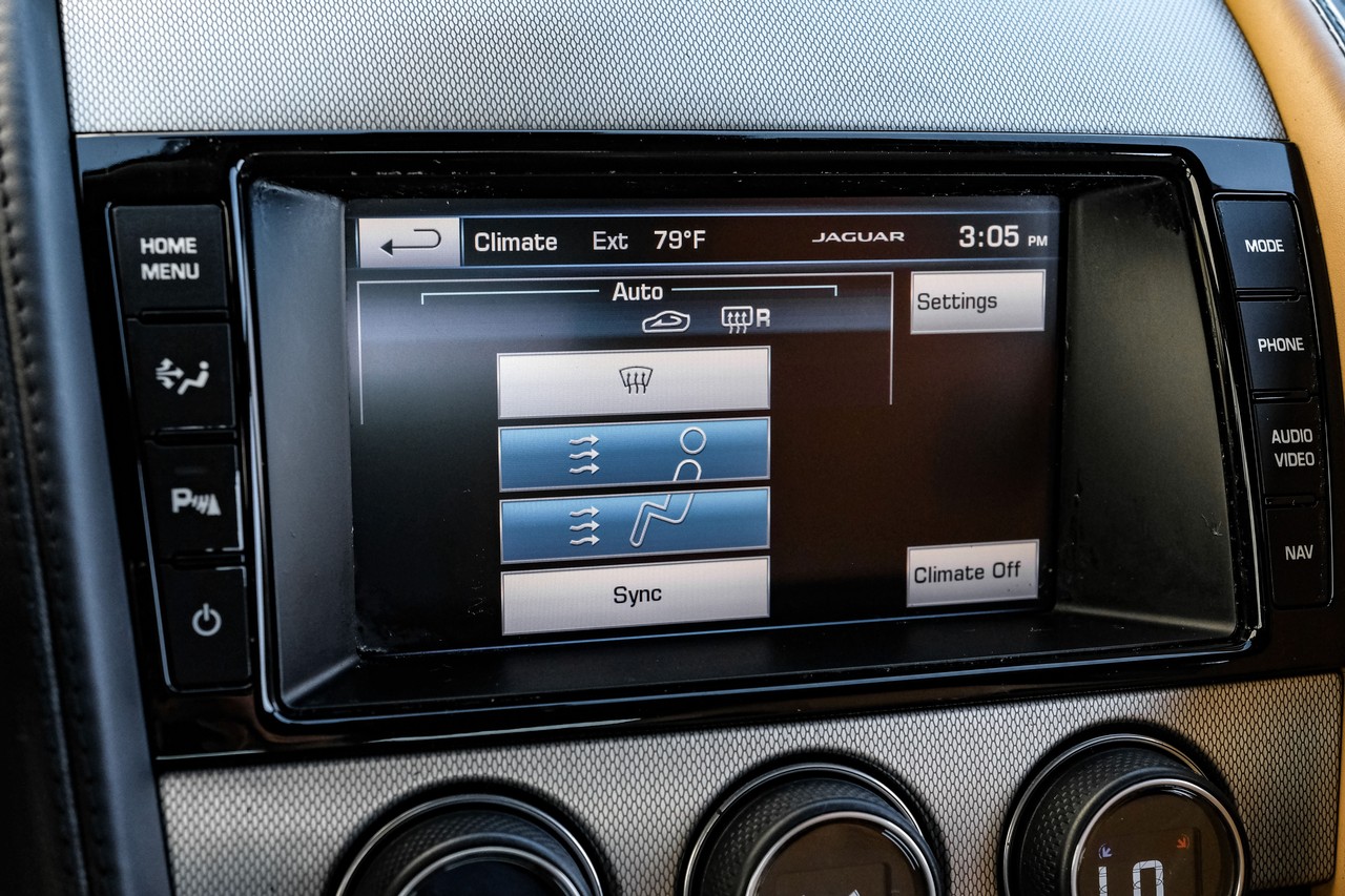 Jaguar F-Type Vehicle Main Gallery Image 30