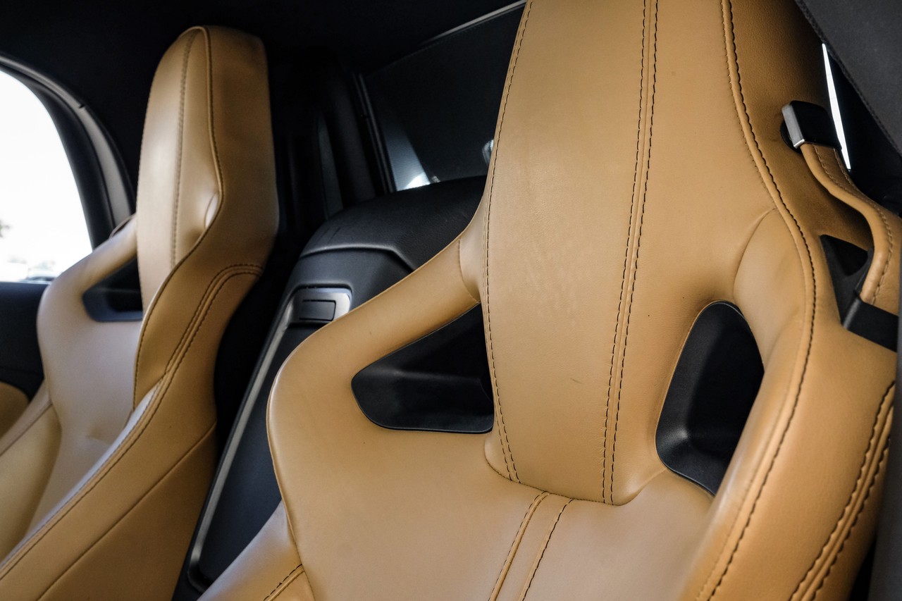 Jaguar F-Type Vehicle Main Gallery Image 32