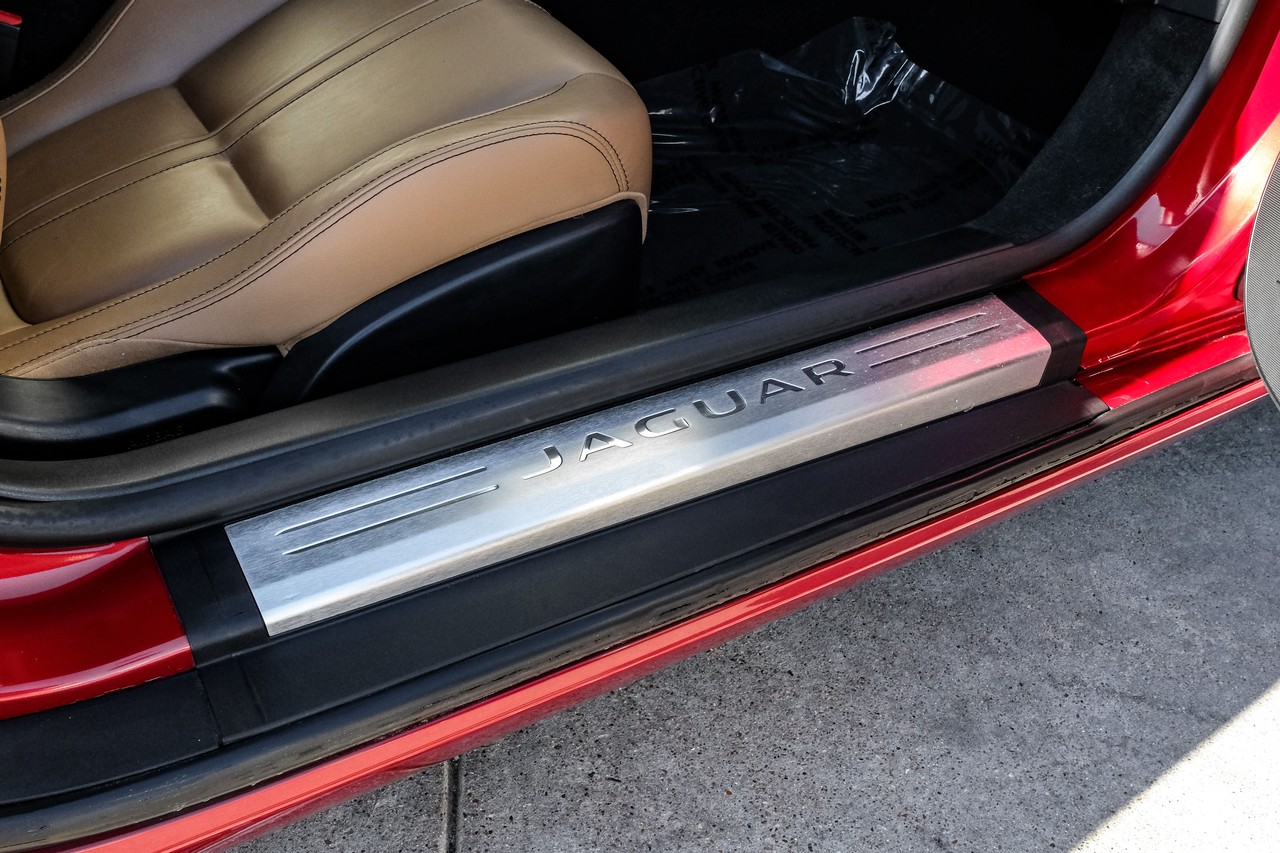 Jaguar F-Type Vehicle Main Gallery Image 35