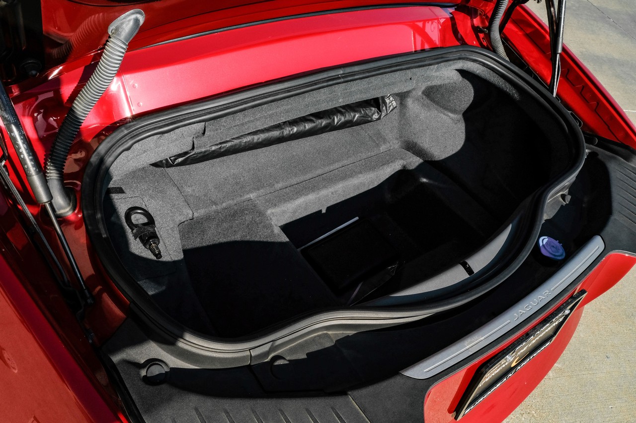 Jaguar F-Type Vehicle Main Gallery Image 45