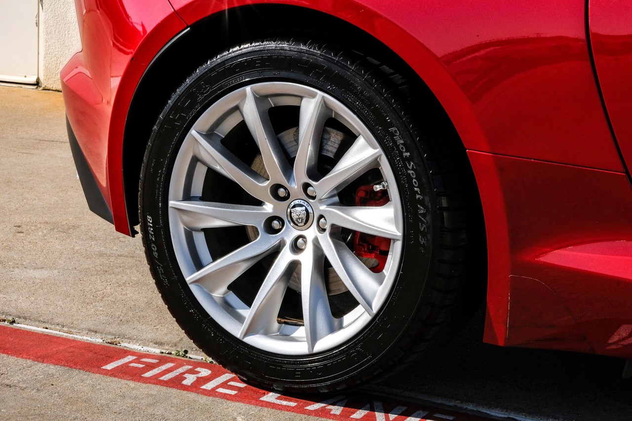 Jaguar F-Type Vehicle Main Gallery Image 46