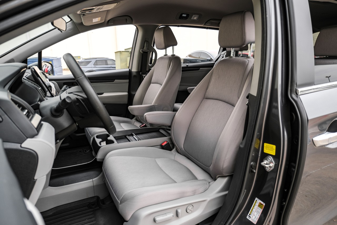 Honda Odyssey Vehicle Main Gallery Image 04
