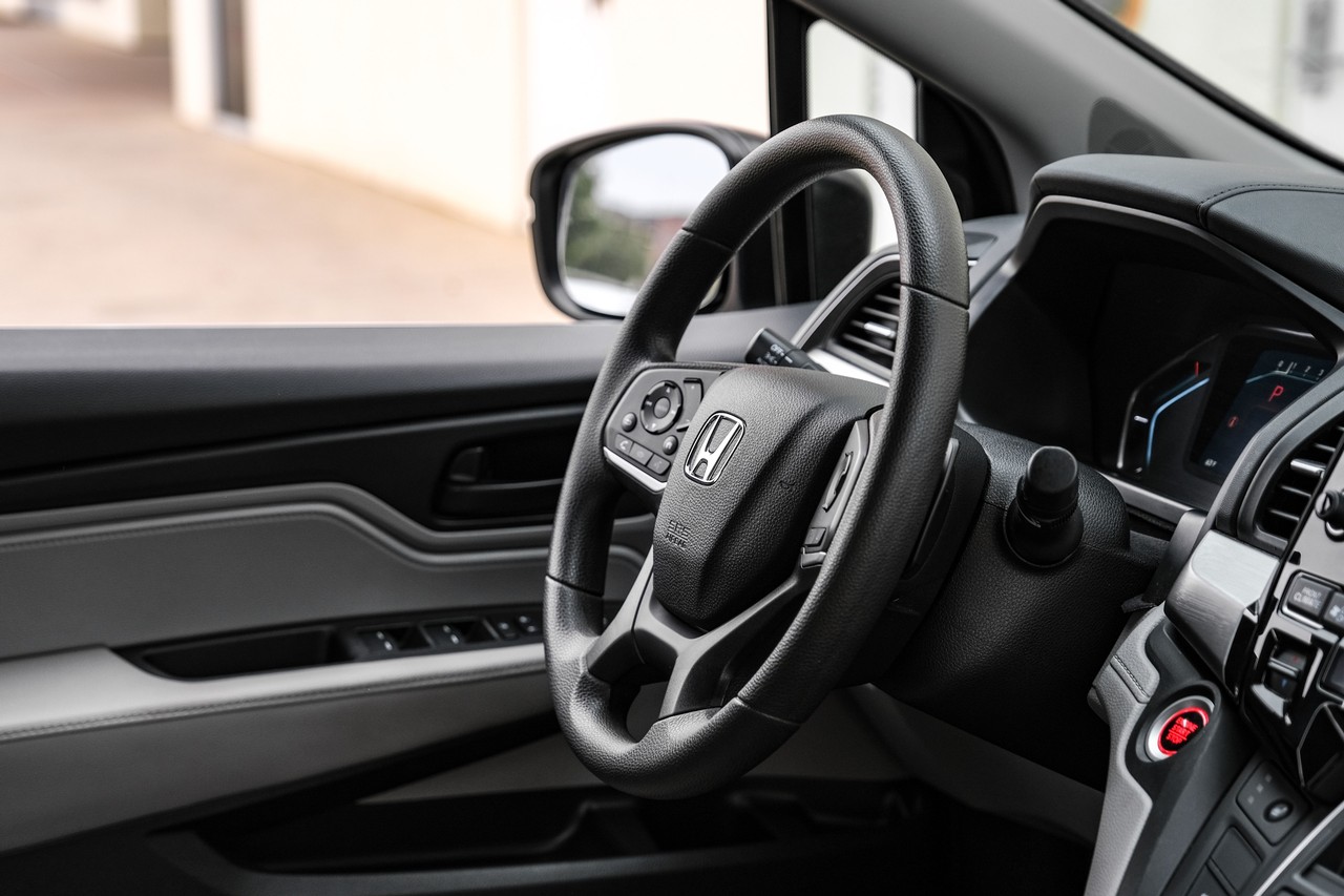 Honda Odyssey Vehicle Main Gallery Image 12