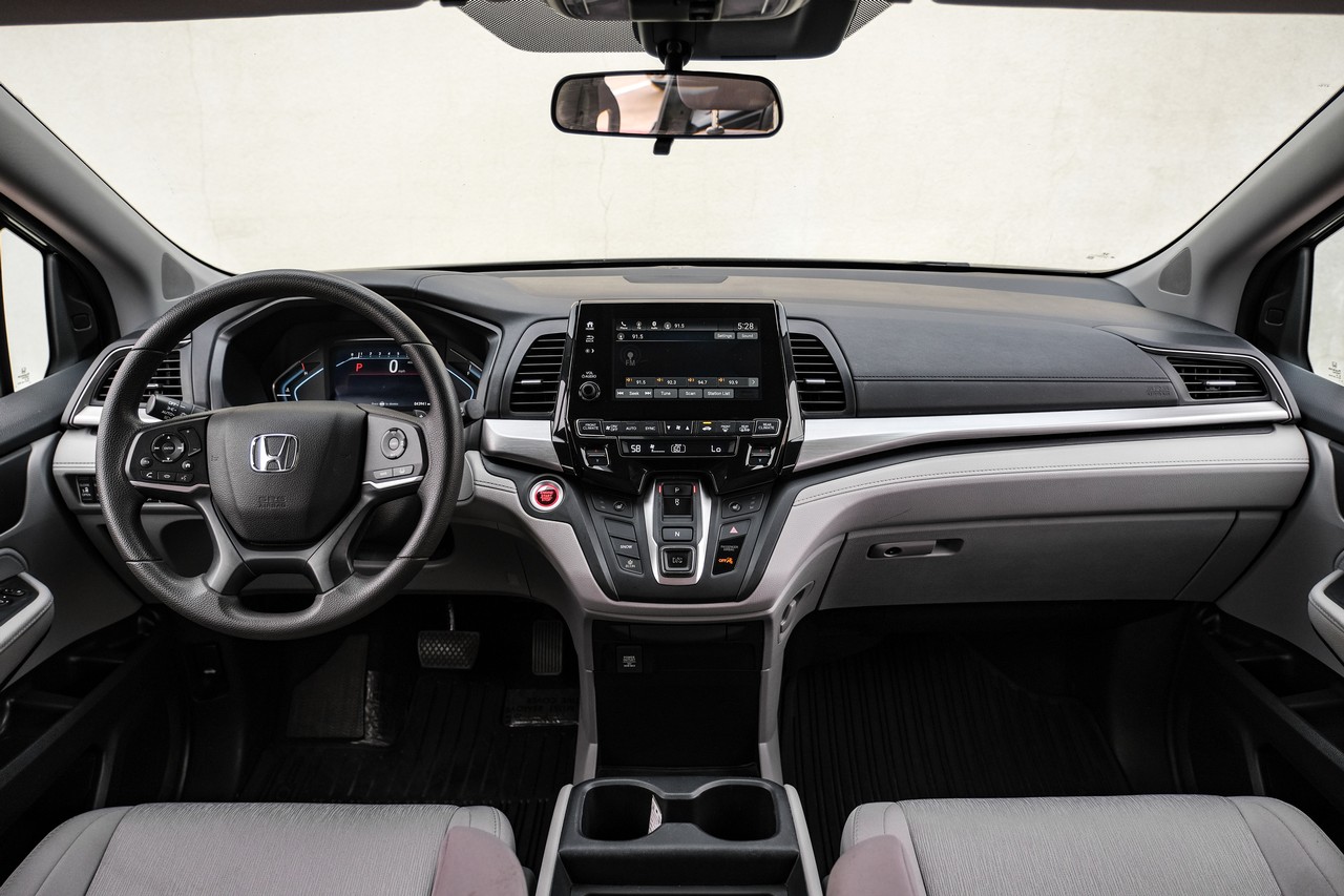 Honda Odyssey Vehicle Main Gallery Image 13