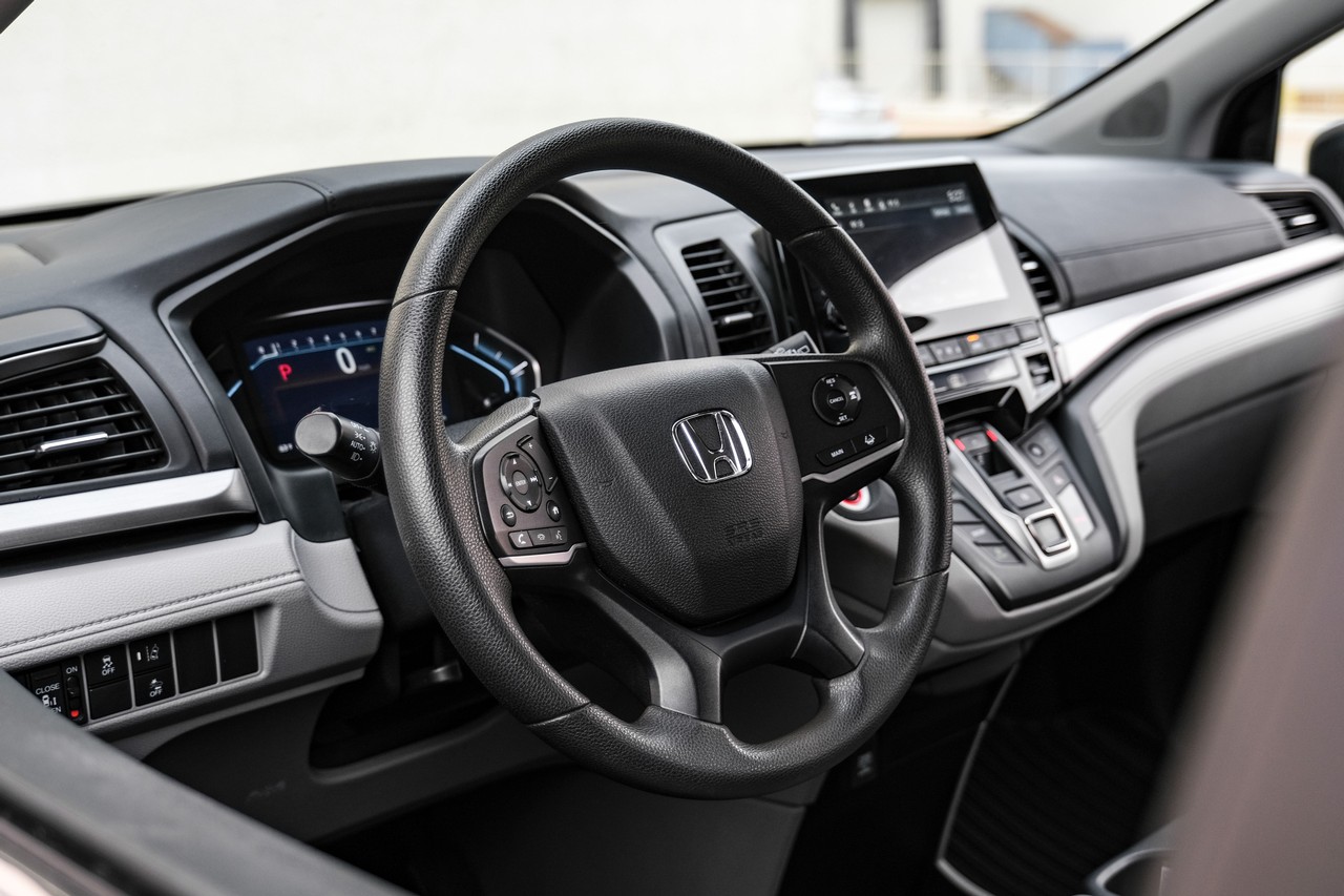 Honda Odyssey Vehicle Main Gallery Image 14