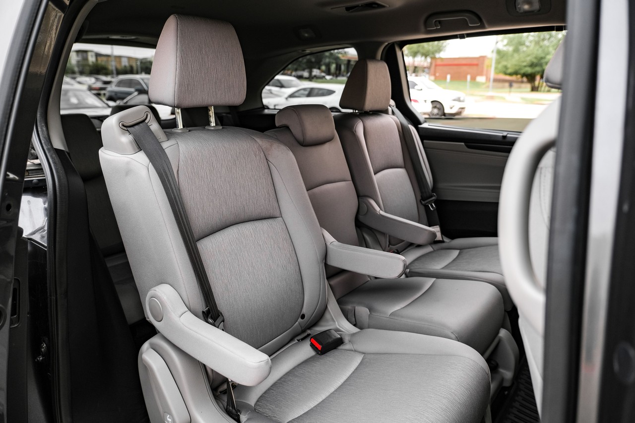 Honda Odyssey Vehicle Main Gallery Image 31