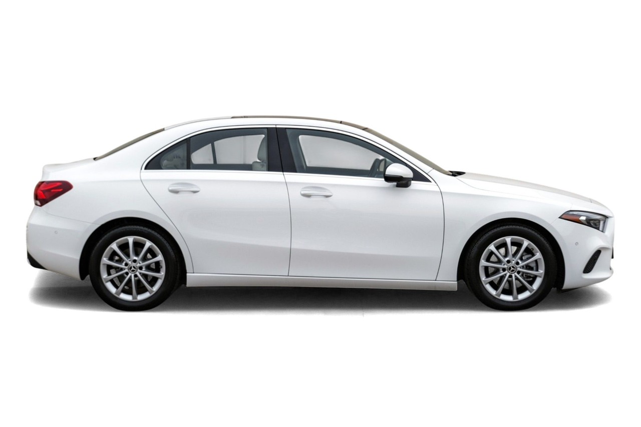 Mercedes-Benz A 220 Vehicle Main Gallery Image 08