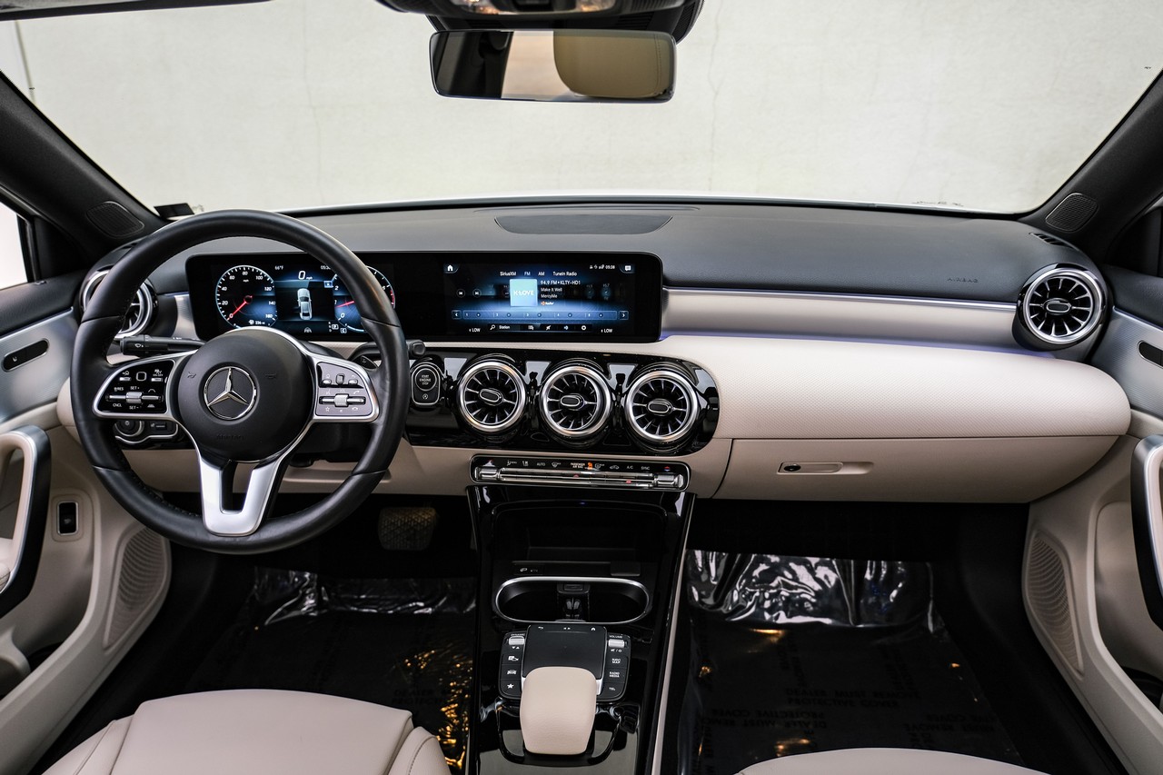 Mercedes-Benz A 220 Vehicle Main Gallery Image 15