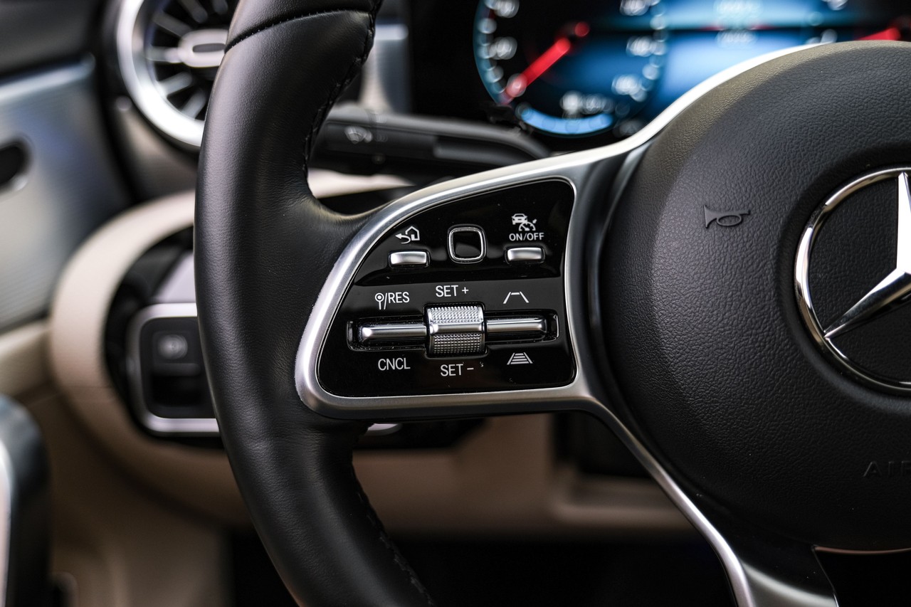 Mercedes-Benz A 220 Vehicle Main Gallery Image 17