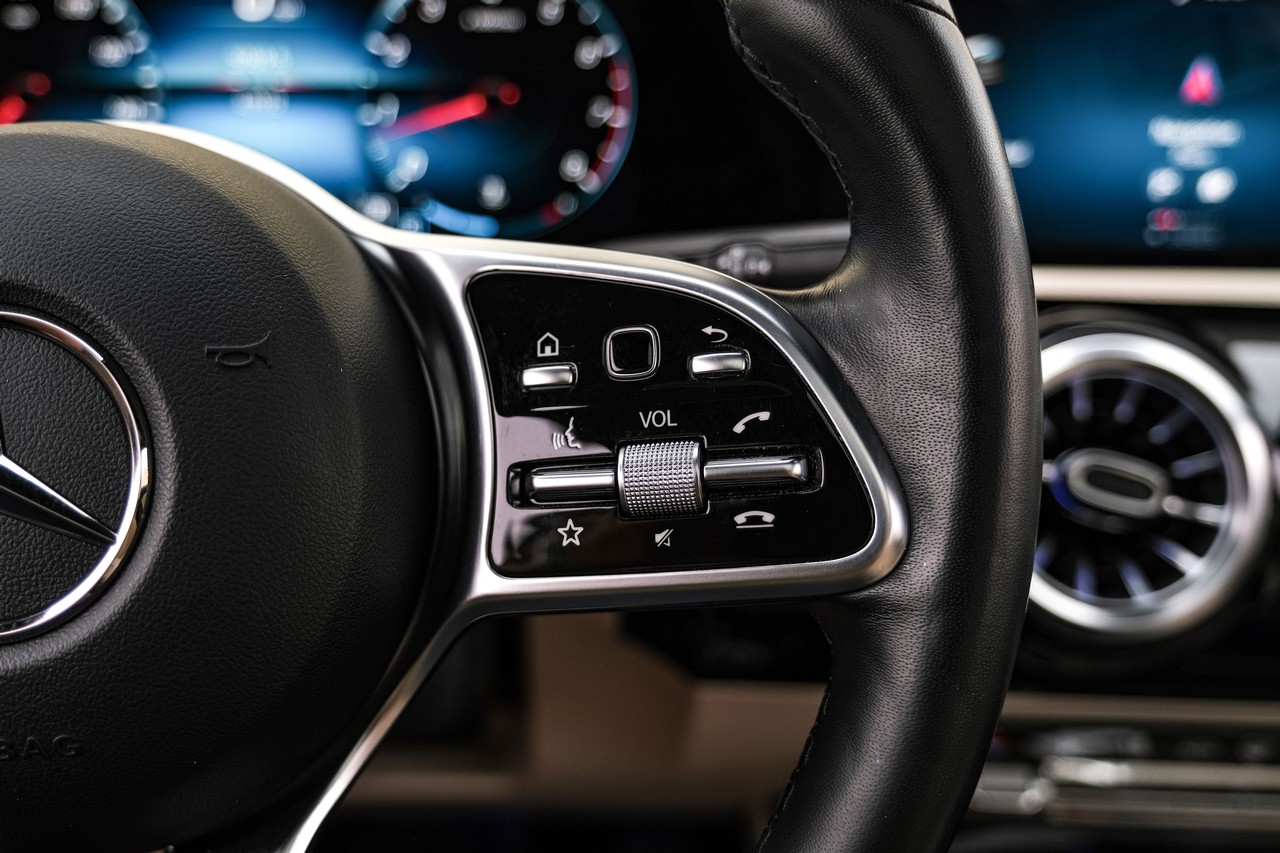 Mercedes-Benz A 220 Vehicle Main Gallery Image 18