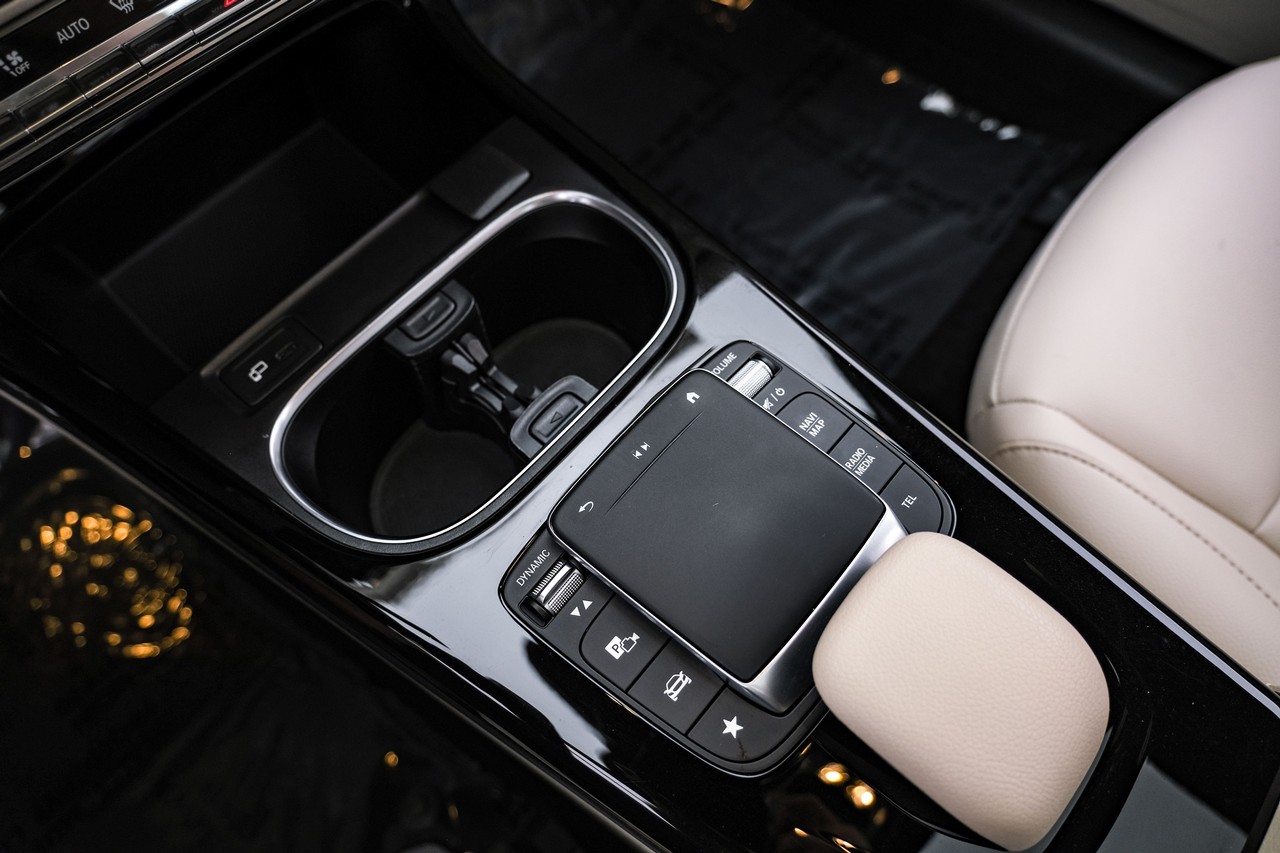 Mercedes-Benz A 220 Vehicle Main Gallery Image 26