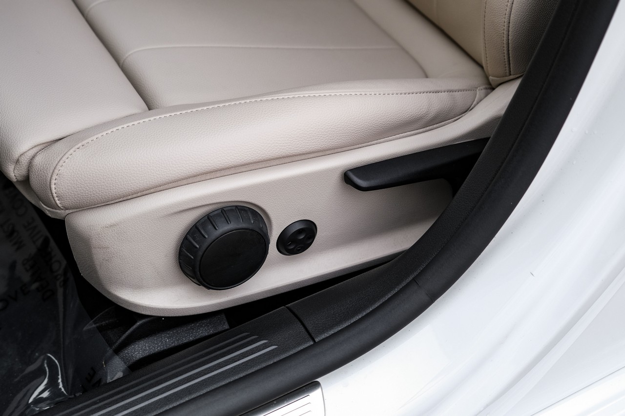 Mercedes-Benz A 220 Vehicle Main Gallery Image 33