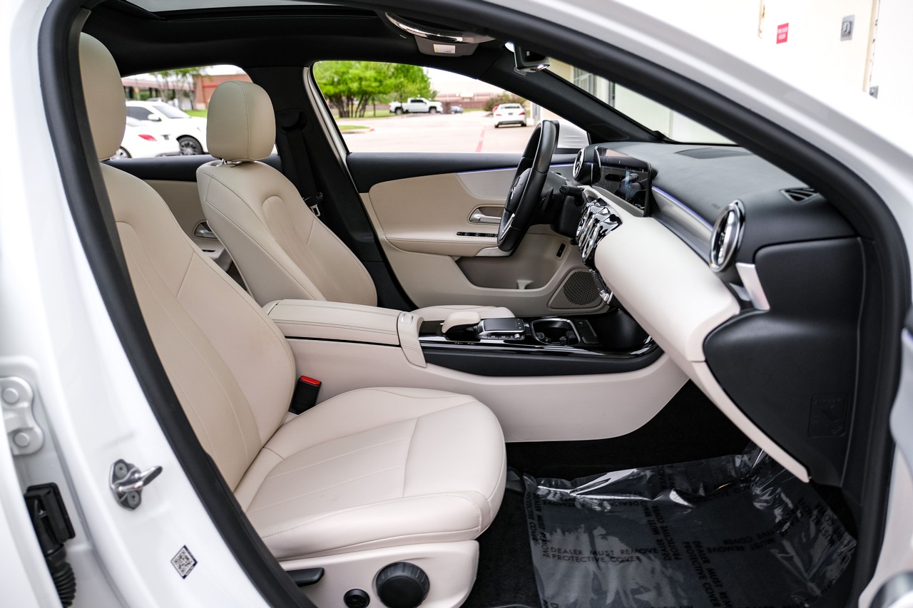 Mercedes-Benz A 220 Vehicle Main Gallery Image 34