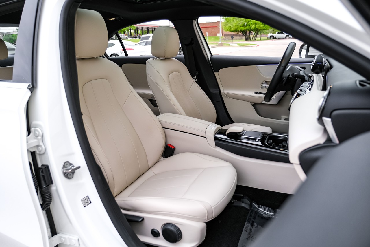 Mercedes-Benz A 220 Vehicle Main Gallery Image 35