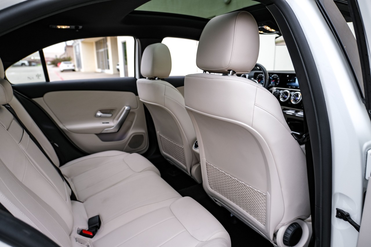 Mercedes-Benz A 220 Vehicle Main Gallery Image 37