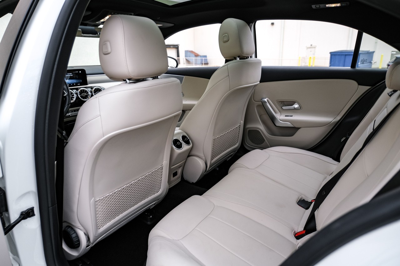 Mercedes-Benz A 220 Vehicle Main Gallery Image 38