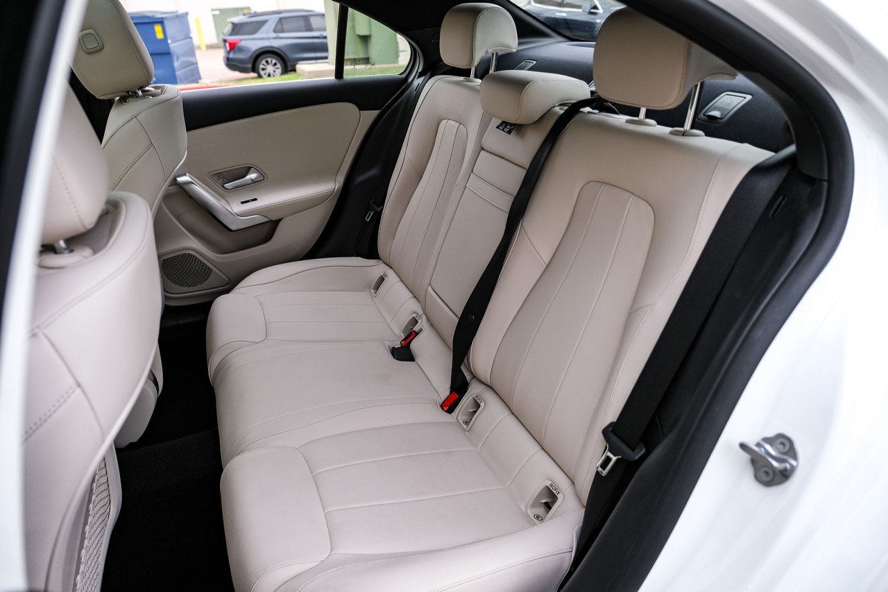 Mercedes-Benz A 220 Vehicle Main Gallery Image 39