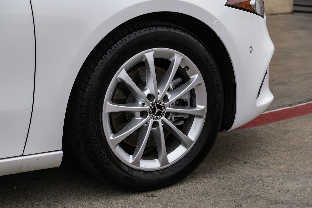 Mercedes-Benz A 220 Vehicle Main Gallery Image 51