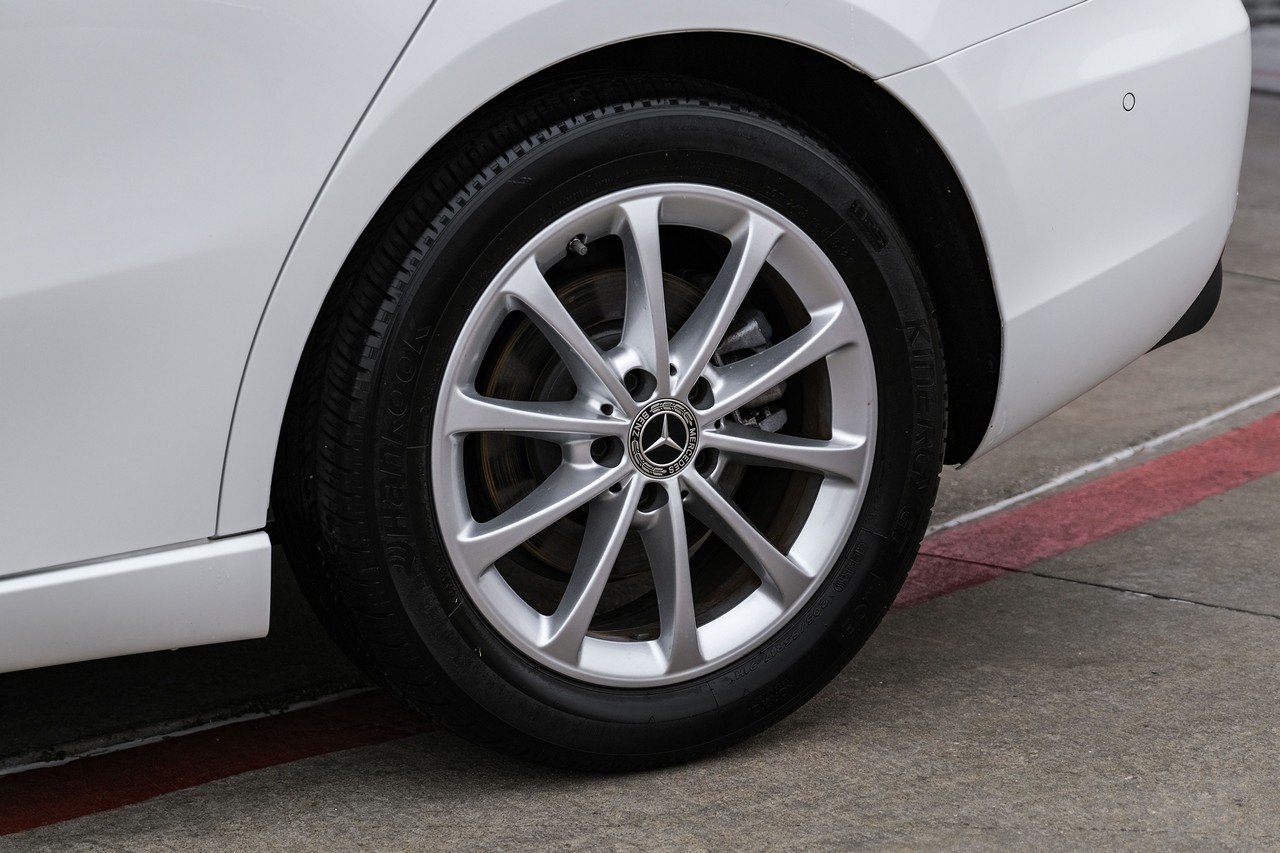 Mercedes-Benz A 220 Vehicle Main Gallery Image 53