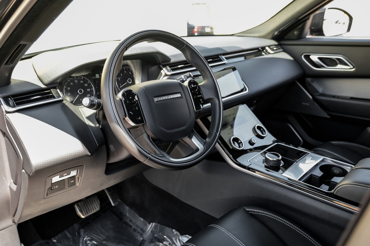 Land Rover Range Rover Velar Vehicle Main Gallery Image 03