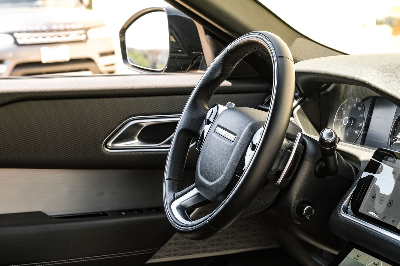 Land Rover Range Rover Velar Vehicle Main Gallery Image 14