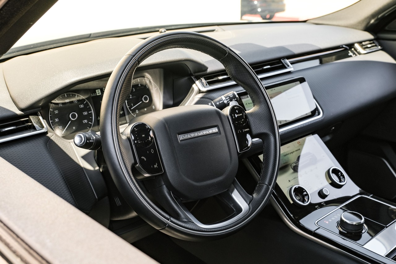 Land Rover Range Rover Velar Vehicle Main Gallery Image 16