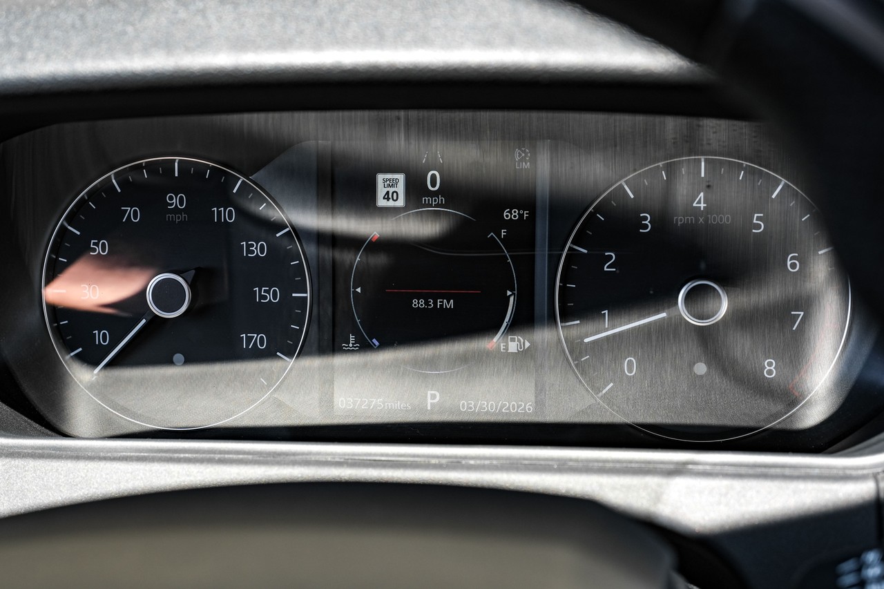 Land Rover Range Rover Velar Vehicle Main Gallery Image 19