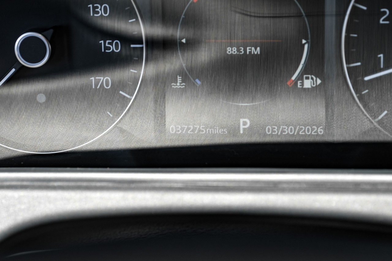 Land Rover Range Rover Velar Vehicle Main Gallery Image 20