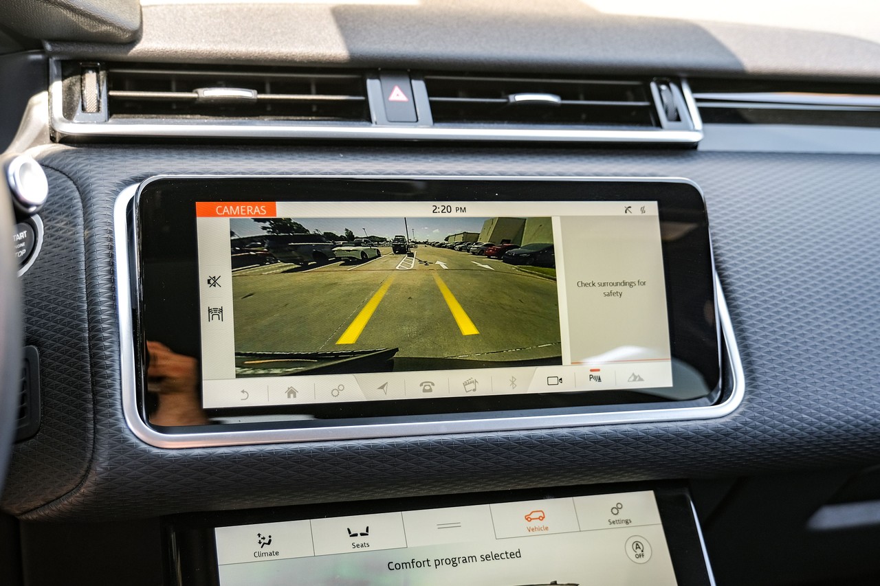 Land Rover Range Rover Velar Vehicle Main Gallery Image 23