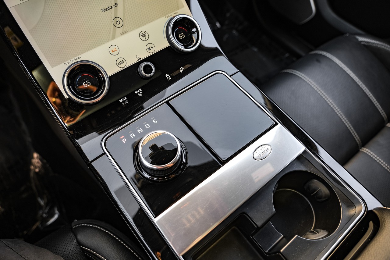 Land Rover Range Rover Velar Vehicle Main Gallery Image 26